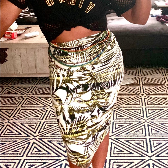 Missguided Blk & White Palm Tree print midi skirt - Picture 2 of 4